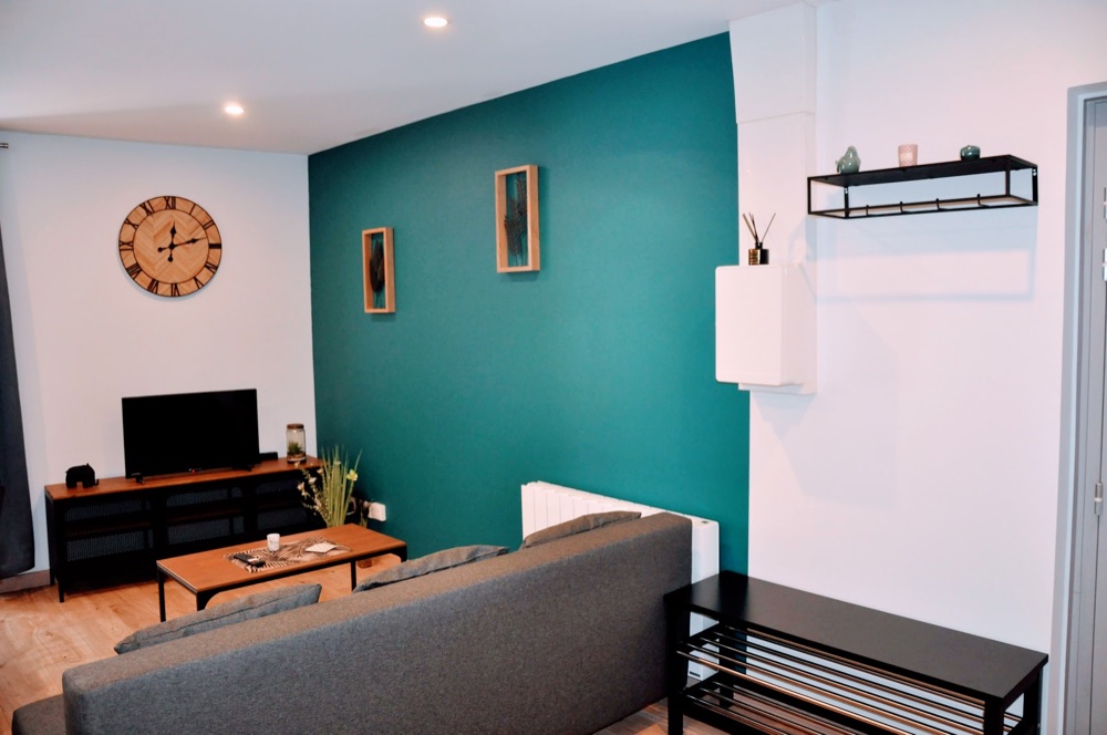 Intérieur chaleureux du logement Esprit Nature à Brioude